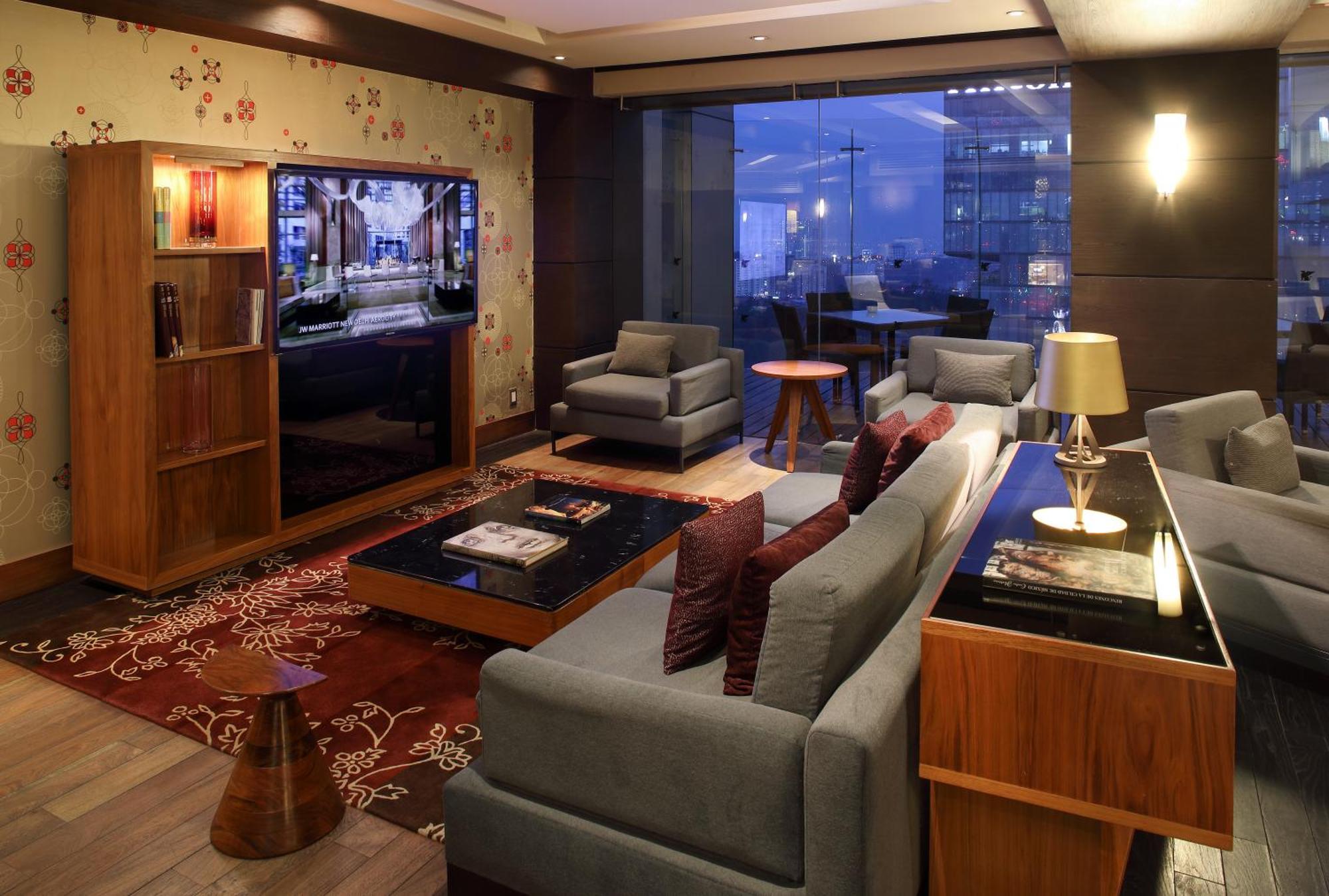 Executive level Guest room, 1 King Bed, City view