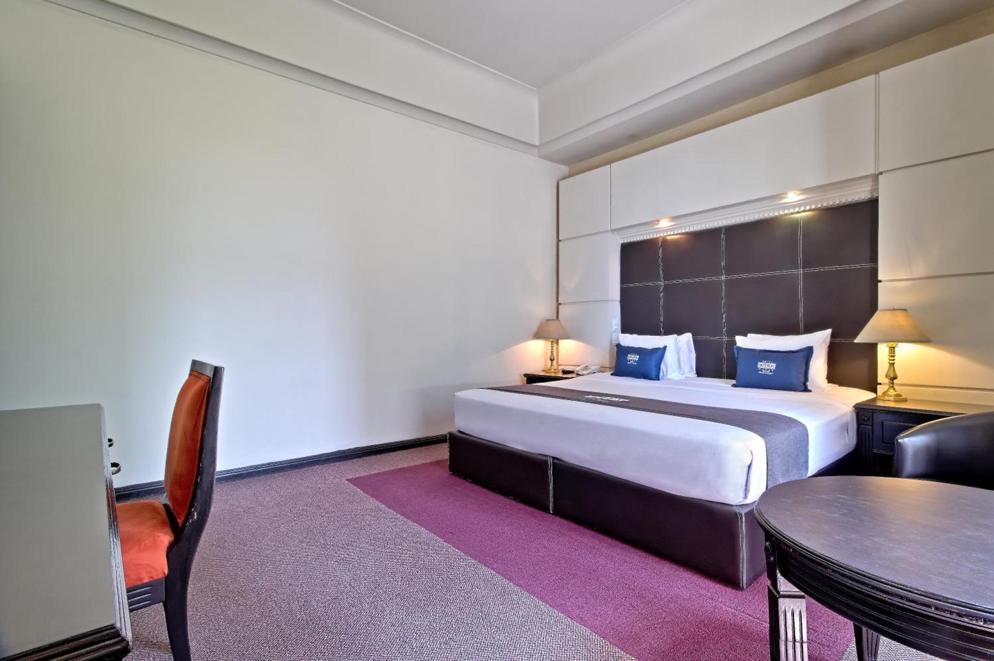 King Room,1549601977:JPEG