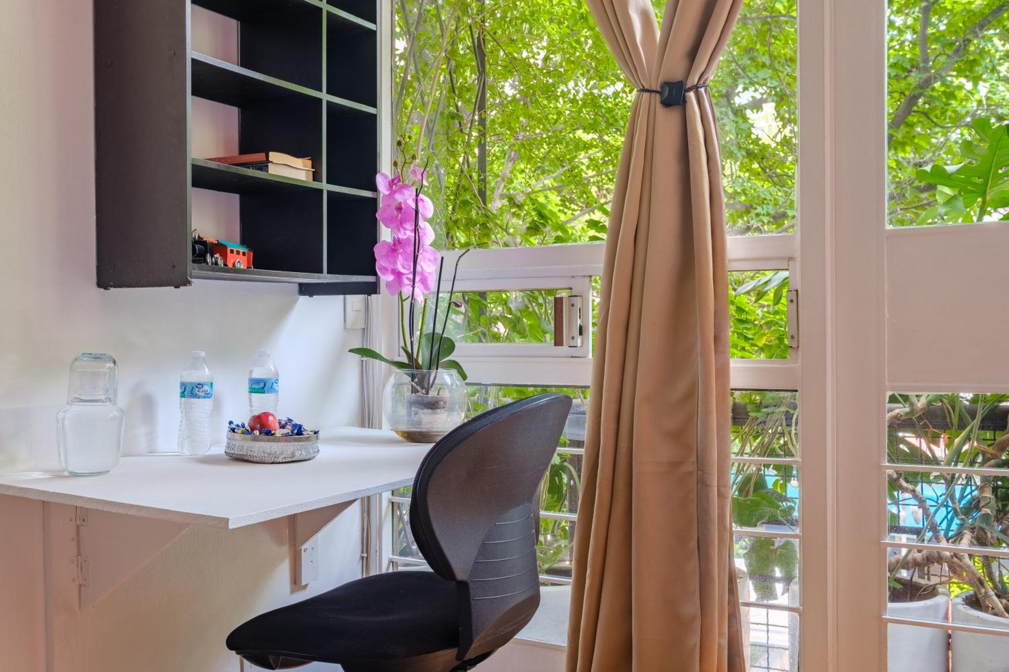 Family Room Private External Bathroom or Only Dog Friendly