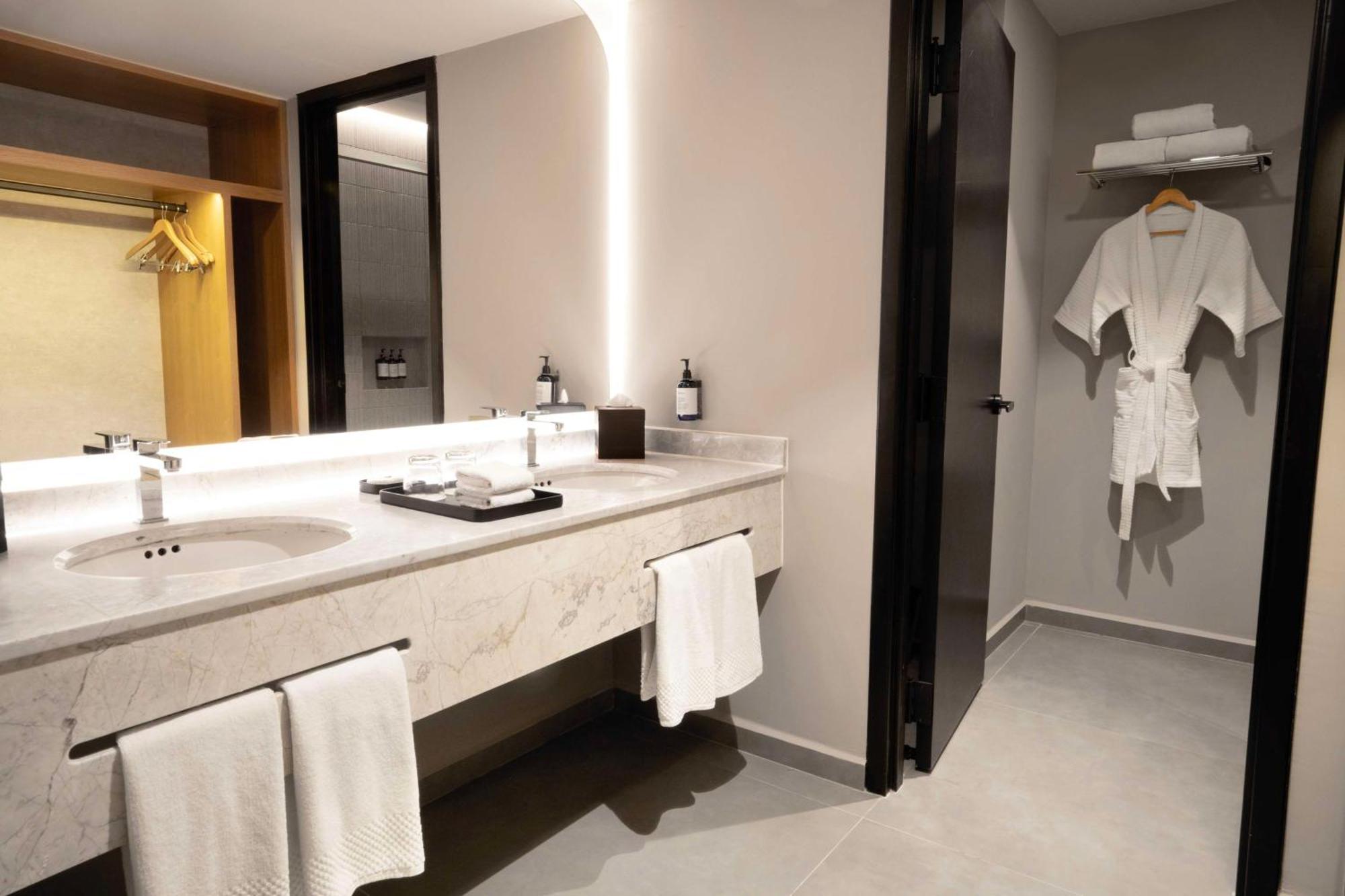 Junior King Suite with Seating Area