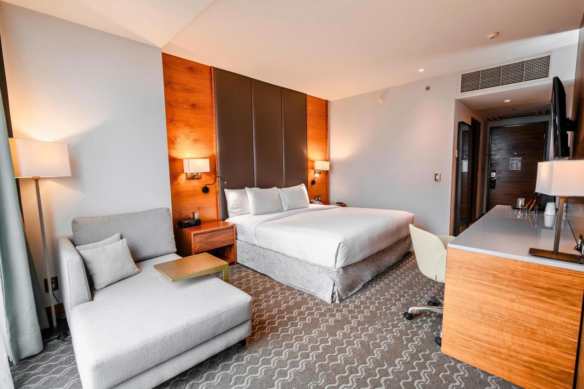 Junior King Suite with Seating Area