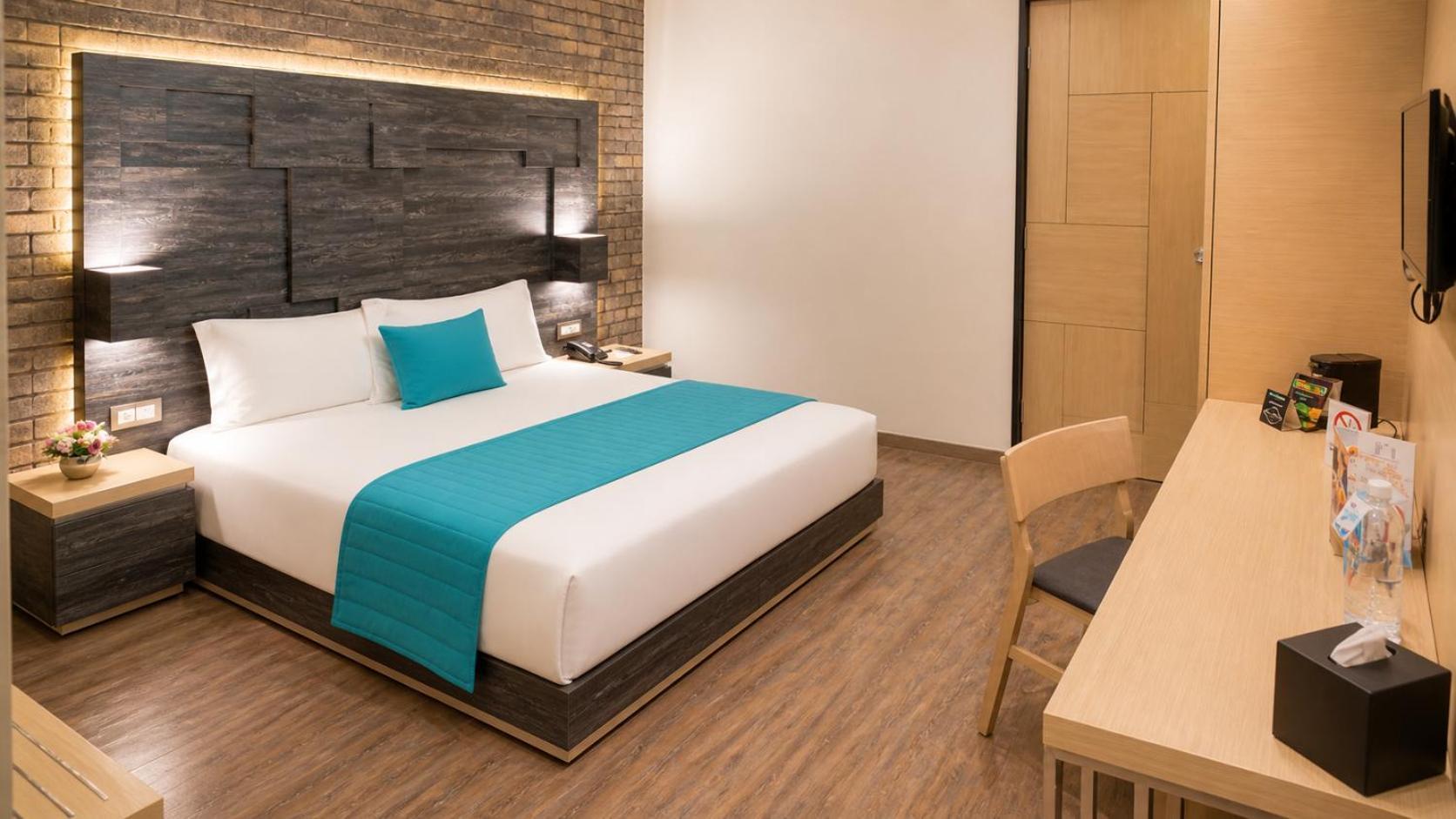Deluxe Queen Room
