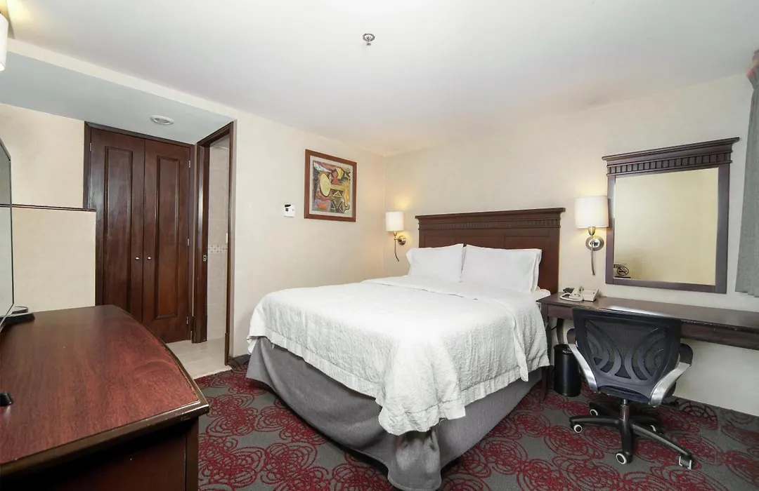 Hampton Inn & Suites Mexico City - Centro Historico-1